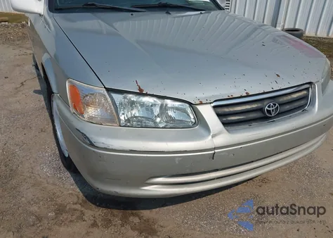 2000 Toyota Camry Ce z USA, uszkodzony, nr VIN 4T1BG22K9YU714823